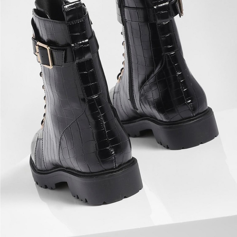 BUCKLE DETAIL LACE UP
COMBAT BOOTS - Picture 4 of 7